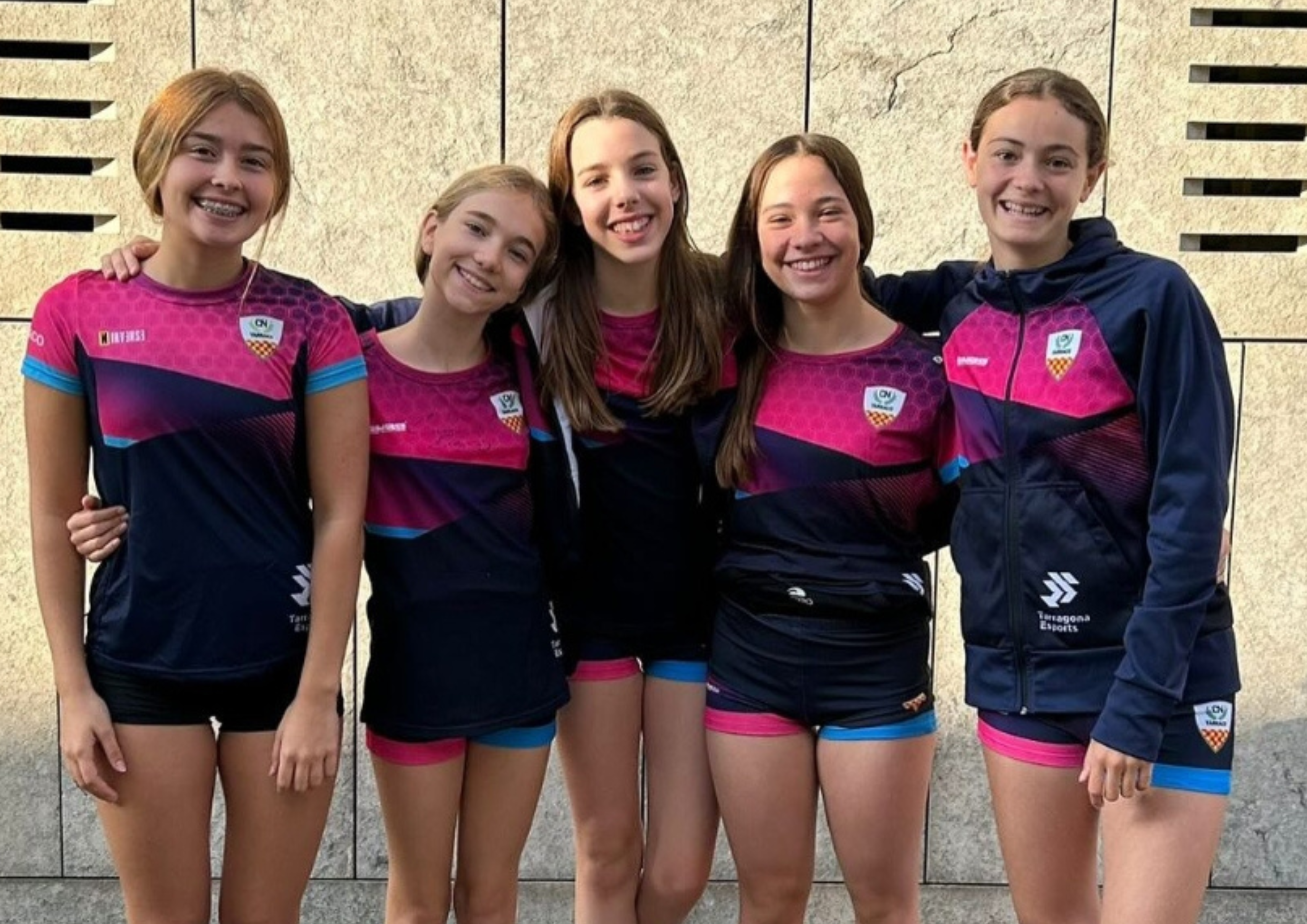 GRAN ACTUACIÓ DE LES NOSTRES NEDADORES A LA COPA DE CATALUNYA OPEN DE NATACIÓ ARTÍSTICA
